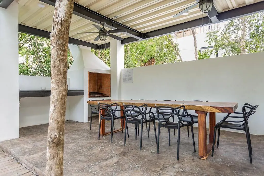 Semesterbostad Chic Townhouse With Private Pool And Rooftop View Tulum